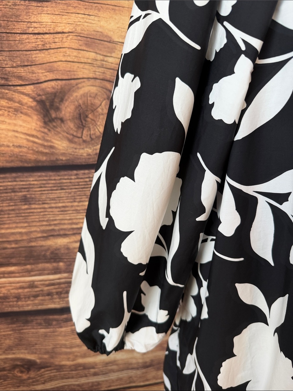 kate spade Black and White Floral Long Sleeve Shift Dress - Picture 4 of 8